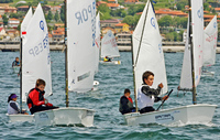 Jóvenes promesas de la vela en Galicia navegarán este fin de semana en Baiona