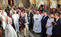 El presidente del Monte Real realiza la tradicional ofrenda del mar en Panxón