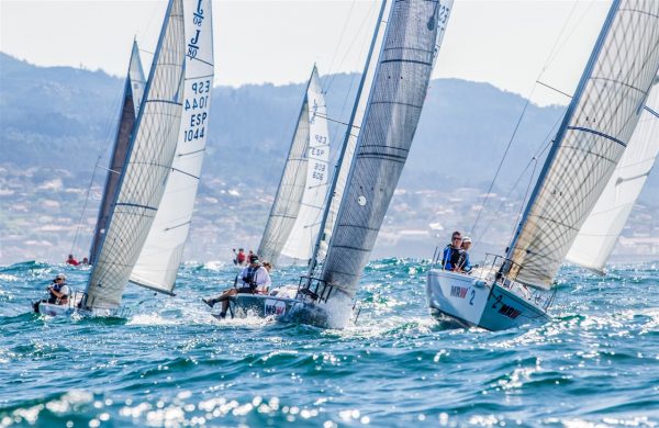 Baiona elevates the new Galician champions of A Dos