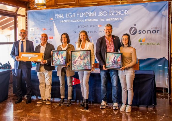 Women's sailing this weekend in Baiona