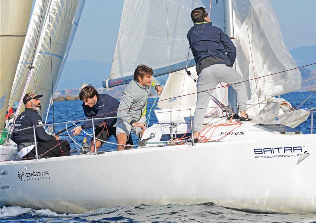 El Fibra Coruña desbanca al Alboroto del liderato de la Liga de Invierno Baitra J80