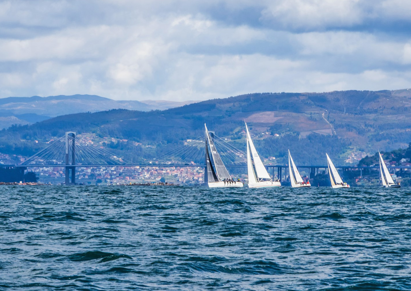 De Combarro y Vigo rumbo a Baiona con el Trofeo CdeC del Monte Real