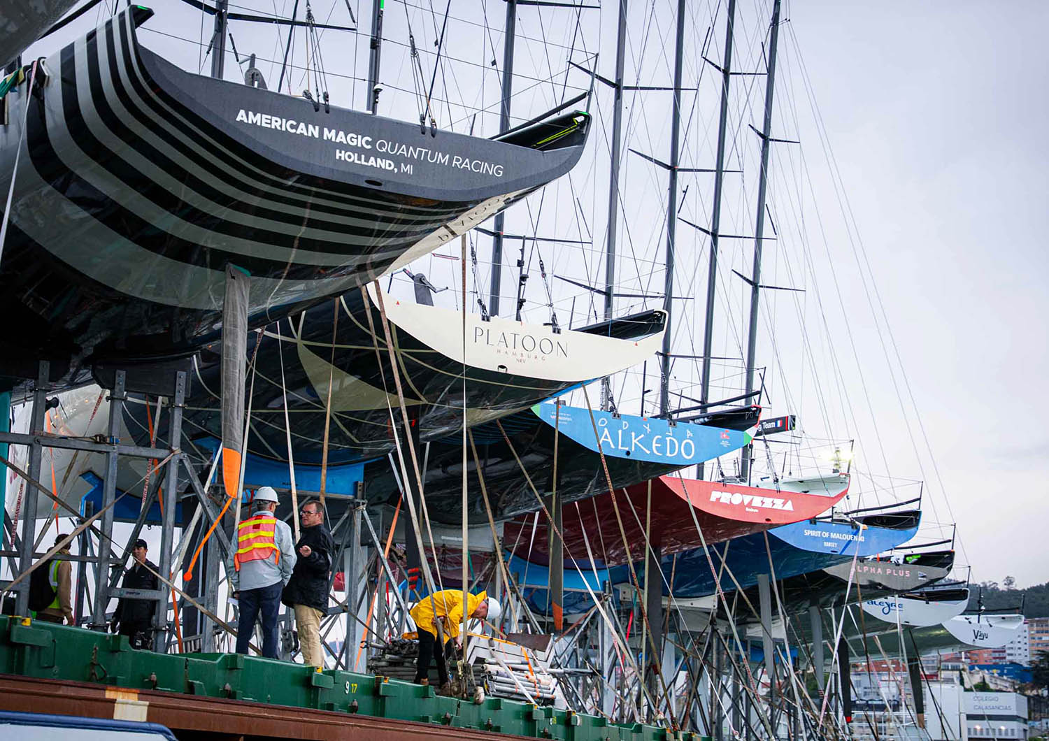 Los TP52 de la GALICIA 52 SUPER SERIES tocan agua en las Rías Baixas